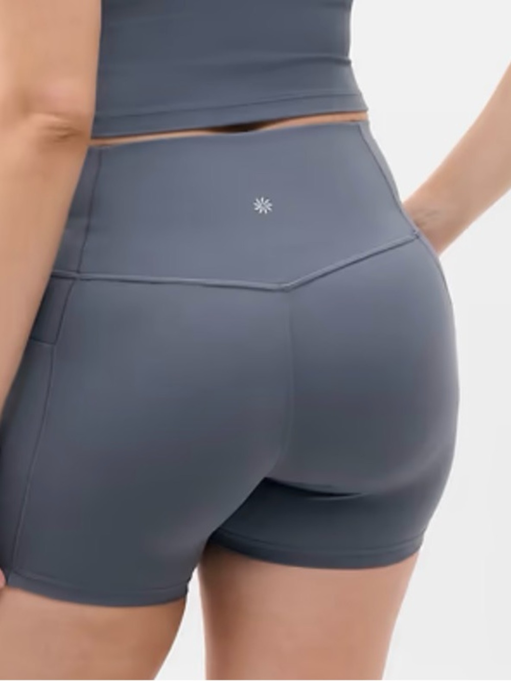 Athleta Salutation Stash 5" High Rise Grey Pocket Shorts Medium